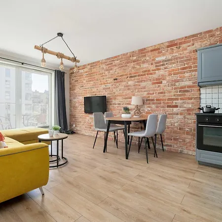 Stylish With Balcony & Parking Old Town By Renters