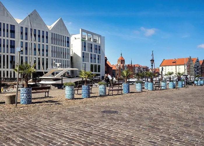 Stylish With Balcony & Parking Old Town By Renters