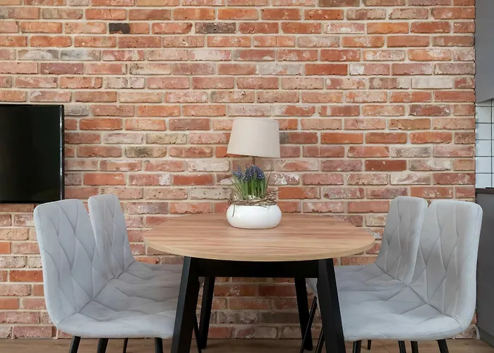 Stylish With Balcony & Parking Old Town By Renters