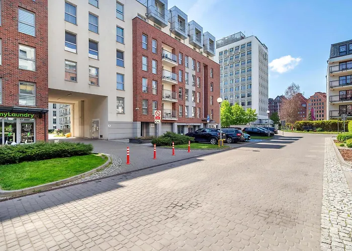 Stylish With Balcony & Parking Old Town By Renters Апартаменты