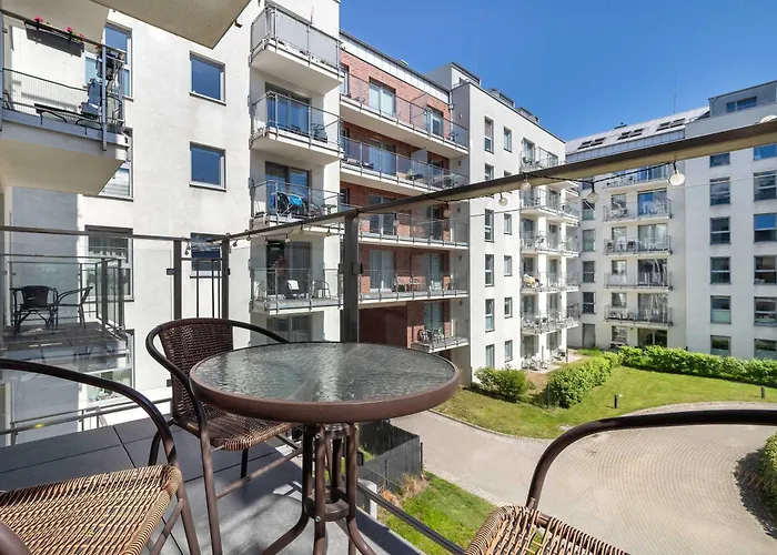 Stylish With Balcony & Parking Old Town By Renters *