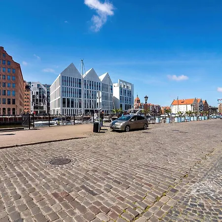 Stylish With Balcony & Parking Old Town By Renters Daire Gdansk