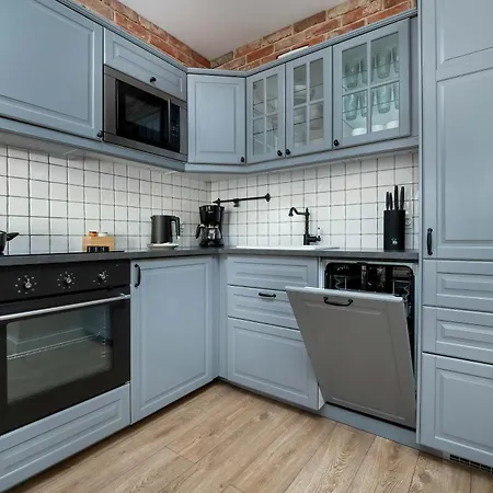 Stylish With Balcony & Parking Old Town By Renters